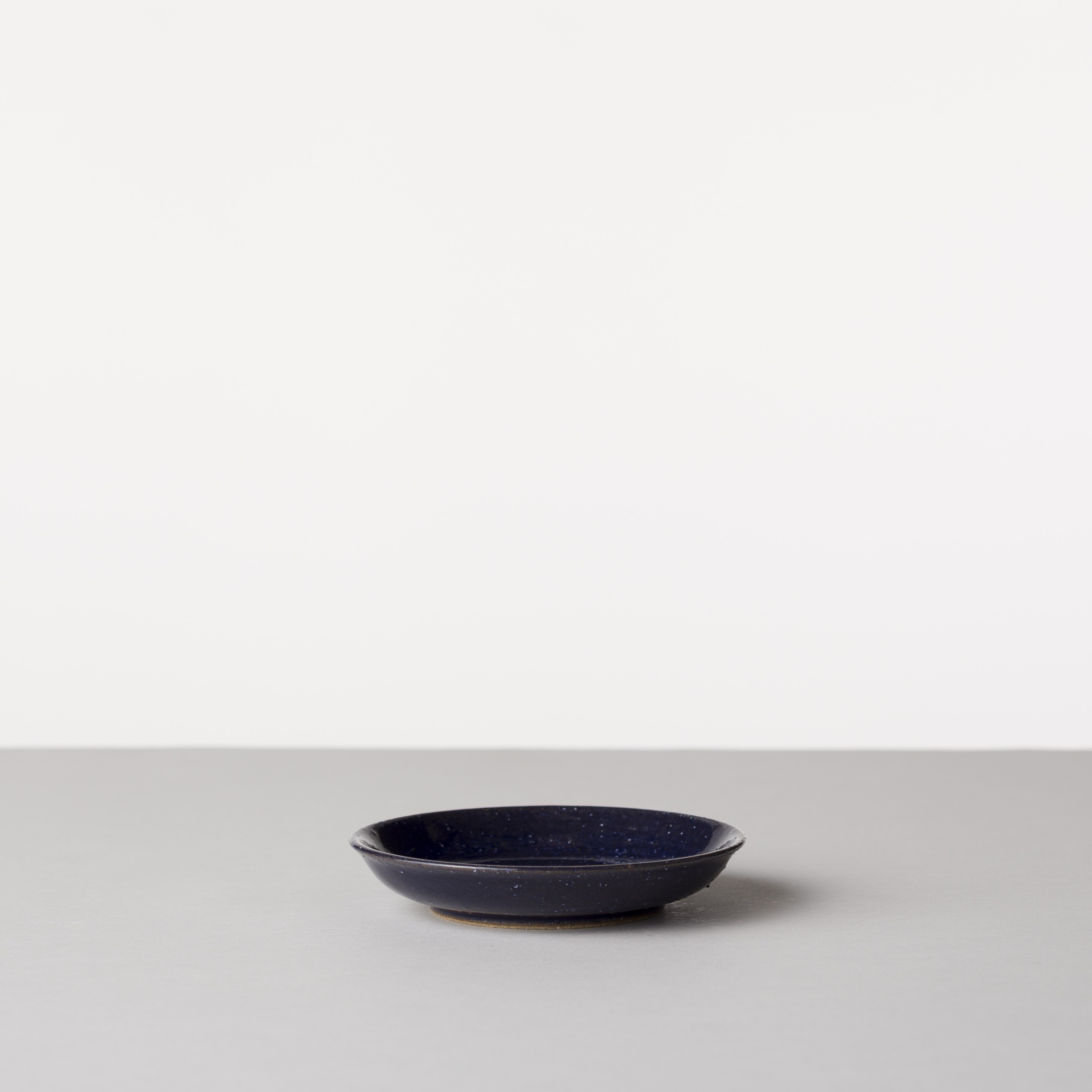 瑠璃釉 5寸皿 | 有限会社マルヒロ | 波佐見焼の陶磁器ブランド